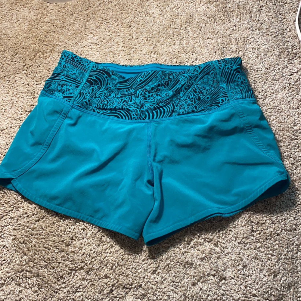 Lululemon 2.5 size 2 shorts:)
